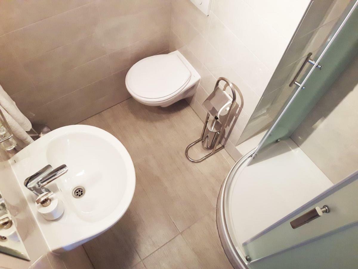 Tajc Rooms Spalato Esterno foto